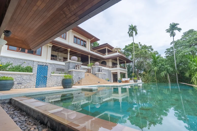 Lakewood Hills Villa